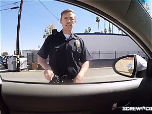 CAUGHT! black gal gets splattered inhaling off a cop