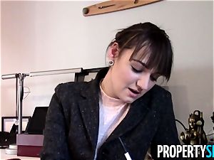 Property sex Agent Makes sex video With lucky customer